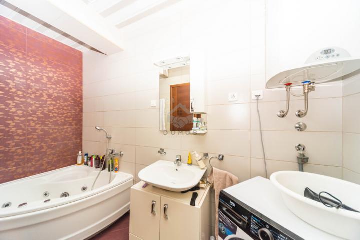 Dvosoban stan 81m2, Krivi Most - Podgorica