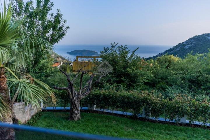 Luksuzna vila 300m2 sa bazenom i pogledom na more, Markovići - Budva