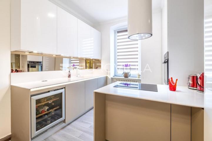 Zagreb, Centar, dvosoban stan 59 m² s pogledom na katedralu