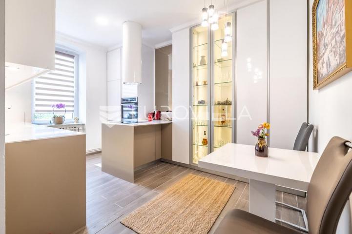 Zagreb, Centar, dvosoban stan 59 m² s pogledom na katedralu