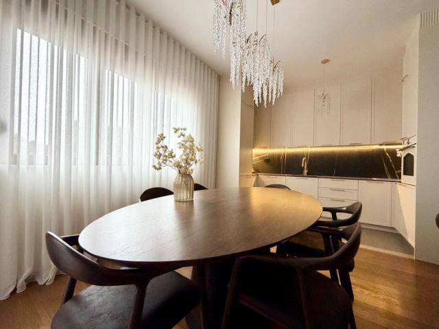 Podgorica, Vezirov most - three-bedroom furnished apartment with garage