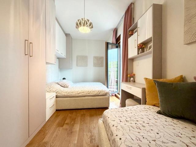 Podgorica, Vezirov most - three-bedroom furnished apartment with garage