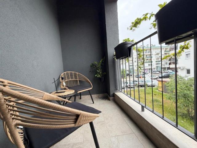 Podgorica, Vezirov most - three-bedroom furnished apartment with garage
