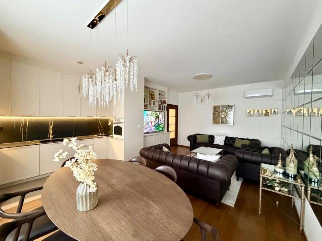 Podgorica, Vezirov most - three-bedroom furnished apartment with garage