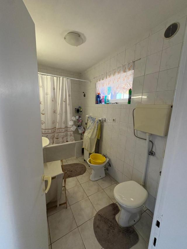 Kuća 648 m² s podrumom i potencijalom za 2 stana