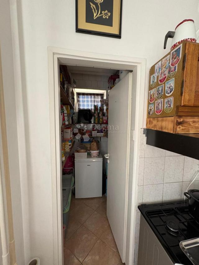Kuća 648 m² s podrumom i potencijalom za 2 stana