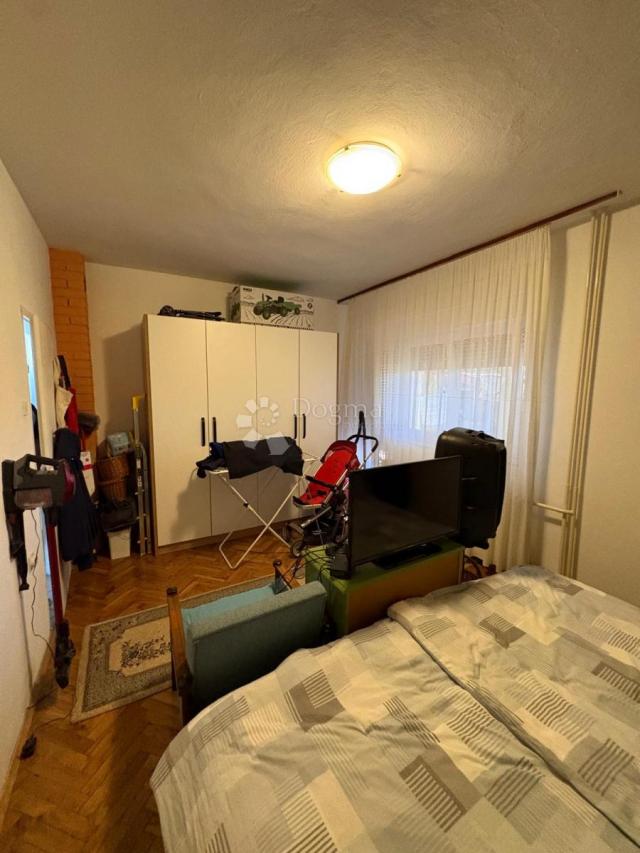 Kuća 648 m² s podrumom i potencijalom za 2 stana