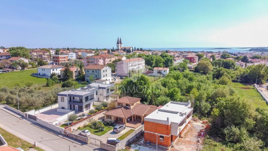 Medulin, kuća na odličnoj lokaciji za život i rad