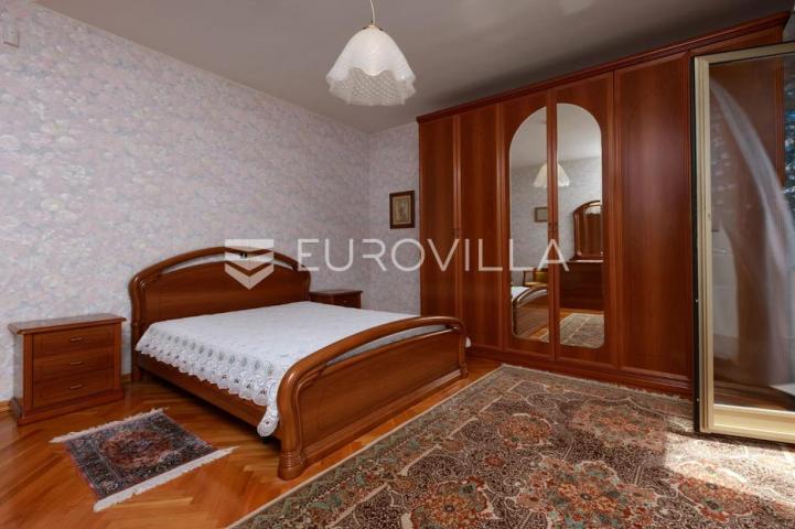 Rijeka, Kozala, stan veličine 265,54 m² s okućnicom i garažom na odličnoj lokaciji