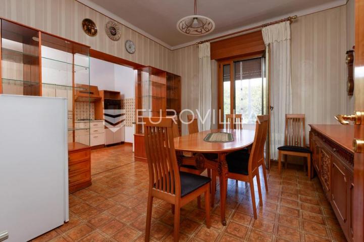 Rijeka, Kozala, stan veličine 265,54 m² s okućnicom i garažom na odličnoj lokaciji