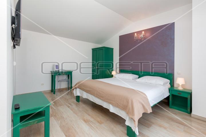 Apartmanska kuća s bazenom na top lokaciji u Puli