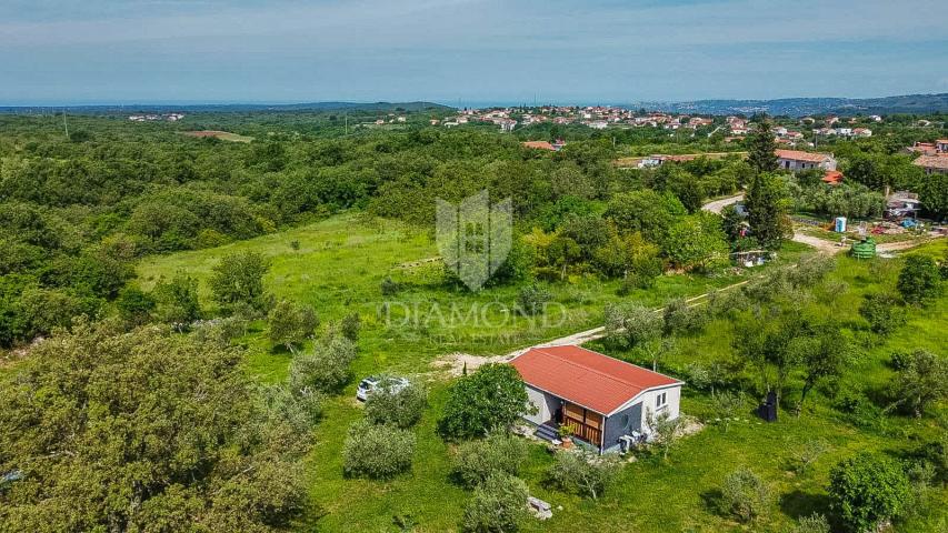 Buje, Kaštel, predivno građevinsko zemljište 1.283 m2 