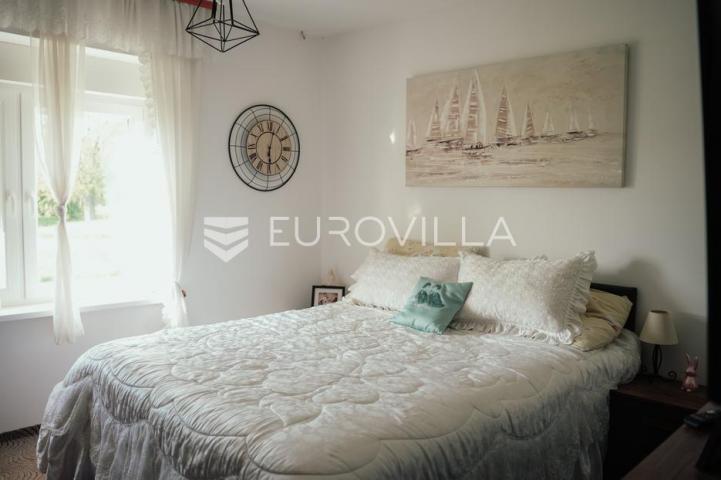 Nuštar, prostrana obiteljska kuća 280 m², na zemljištu od 5684 m²