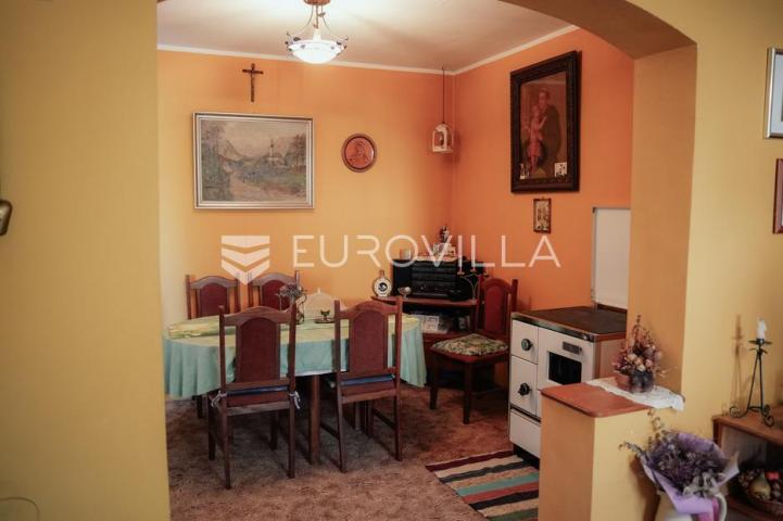 Nuštar, prostrana obiteljska kuća 280 m², na zemljištu od 5684 m²