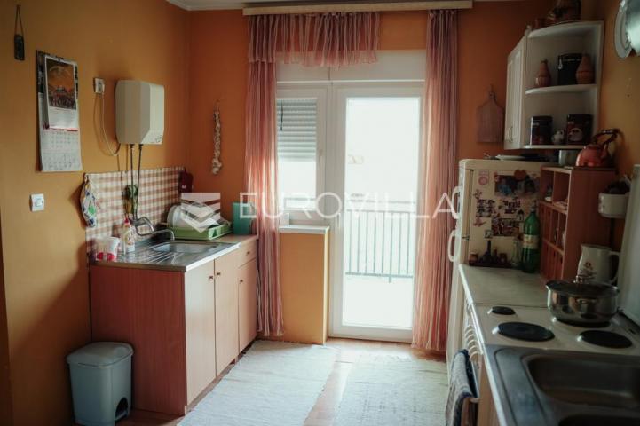 Nuštar, prostrana obiteljska kuća 280 m², na zemljištu od 5684 m²