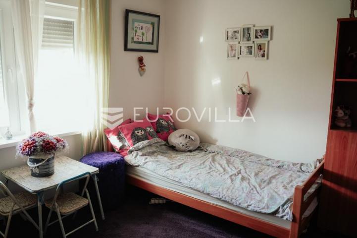 Nuštar, prostrana obiteljska kuća 280 m², na zemljištu od 5684 m²