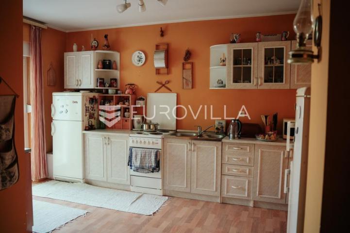 Nuštar, prostrana obiteljska kuća 280 m², na zemljištu od 5684 m²