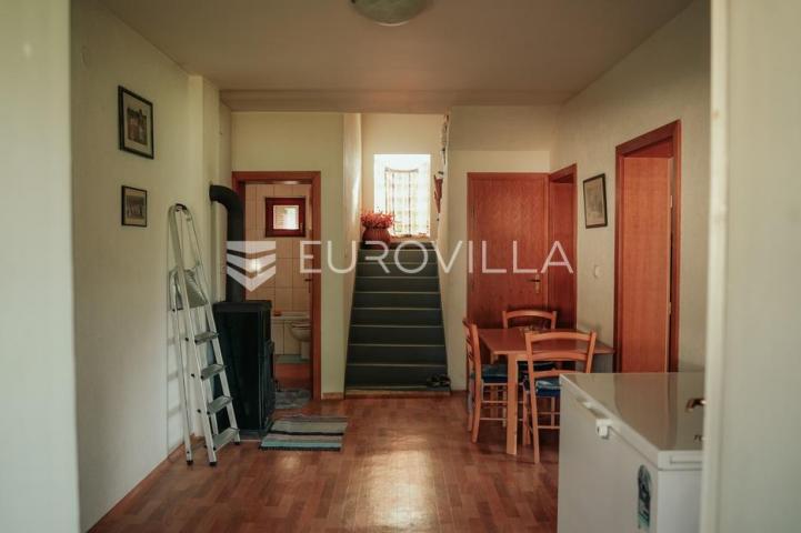 Nuštar, prostrana obiteljska kuća 280 m², na zemljištu od 5684 m²