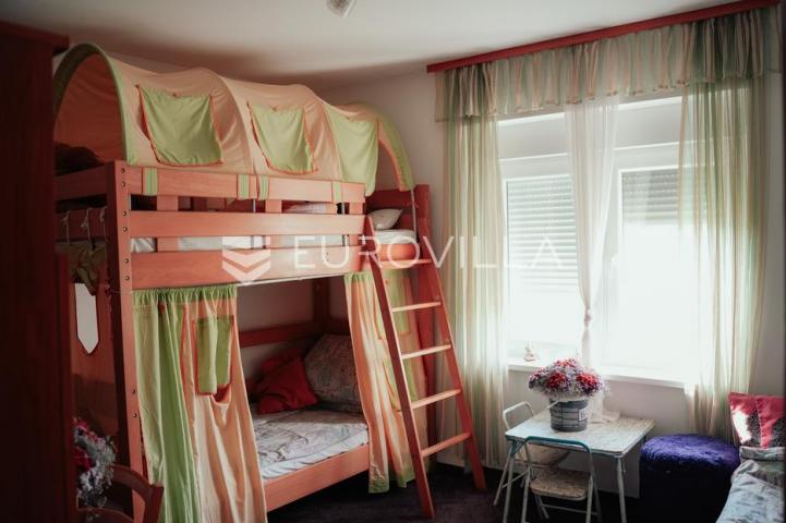 Nuštar, prostrana obiteljska kuća 280 m², na zemljištu od 5684 m²