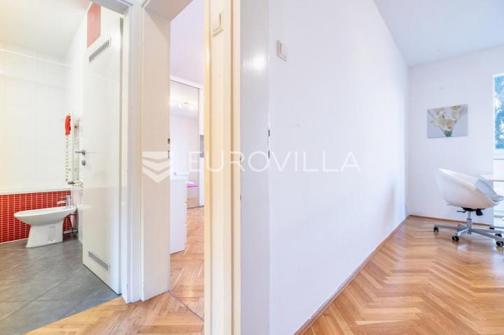 Zagreb, Donji Grad prekrasan trosoban stan 85 m²