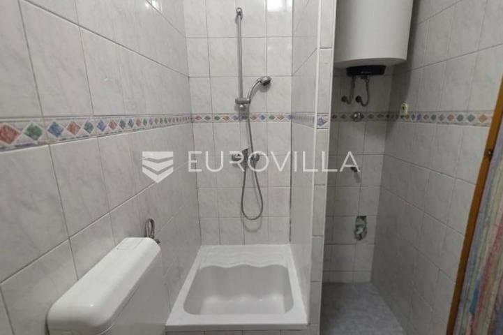 Pula, Vidikovac, jednosoban stan u prizemlju s vrtom
