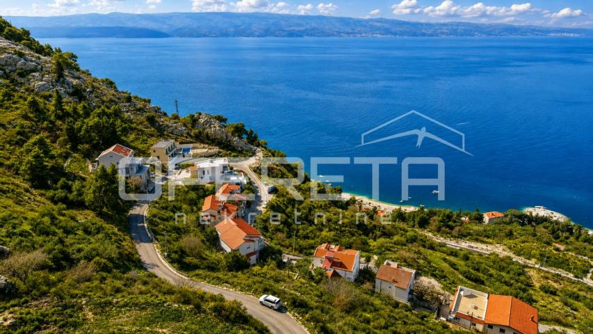 Ekskluzivno zemljište s građevinskom dozvolom za vilu s bazenom i panoramskim po