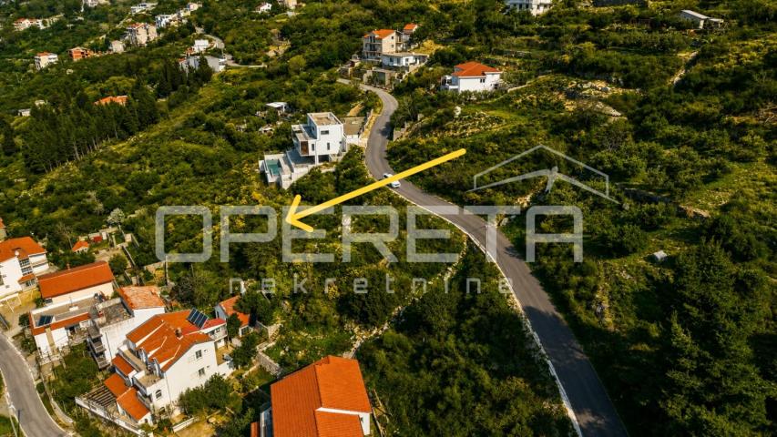 Ekskluzivno zemljište s građevinskom dozvolom za vilu s bazenom i panoramskim po