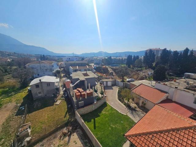 Modern Elegance in Bar: Sun-Drenched Apartments in Bjeliši.