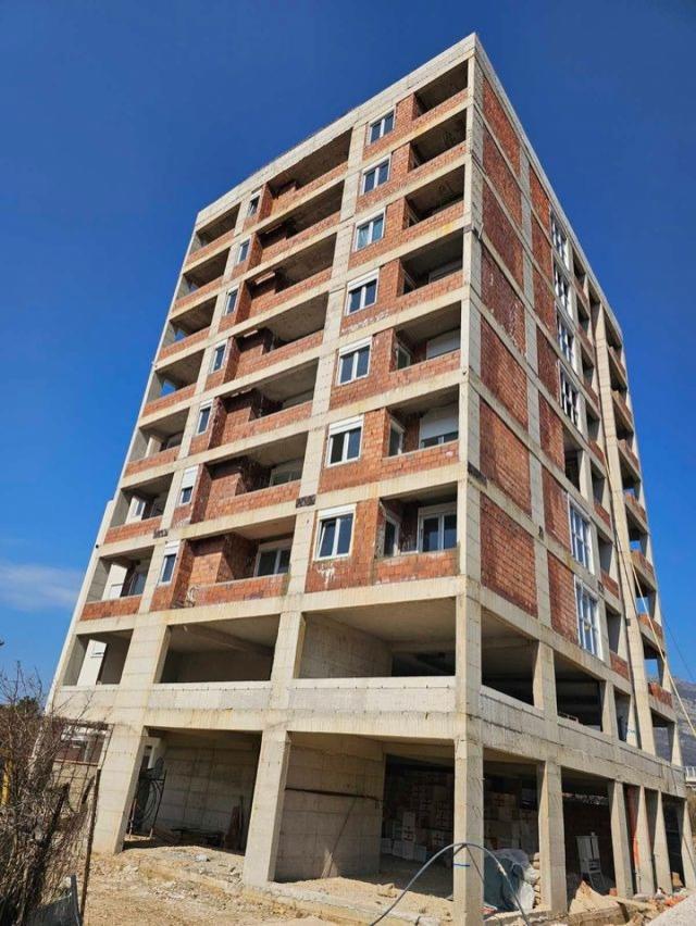 Modern Elegance in Bar: Sun-Drenched Apartments in Bjeliši.