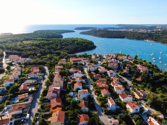 Kuća Na prodaju: Apartmanska kuća s bazenom i pogledom na more – Banjole!
