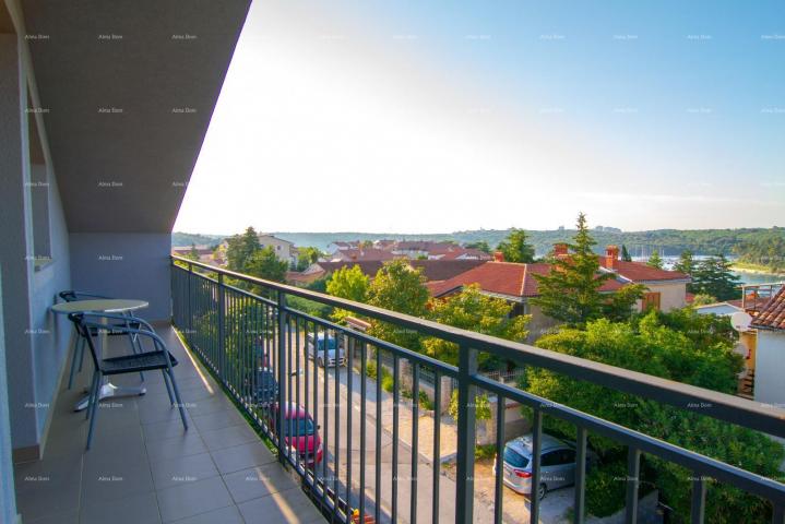 Kuća Na prodaju: Apartmanska kuća s bazenom i pogledom na more – Banjole!