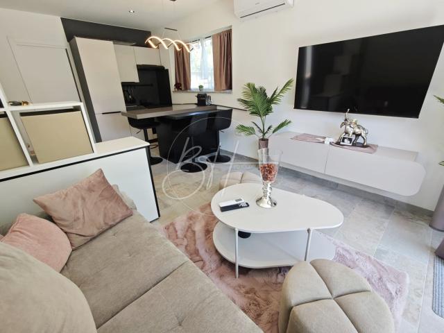 Lovran – apartman s vlastitim dvorištem