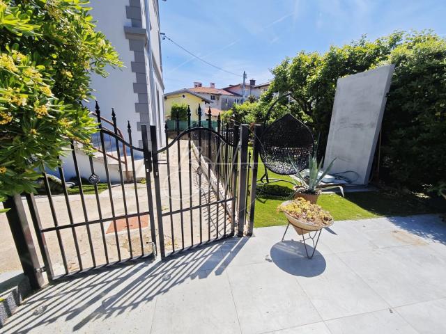 Lovran – apartman s vlastitim dvorištem