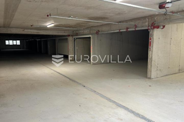 Biograd na moru, dvosobni apartman u prizemlju površine 69,85 m²
