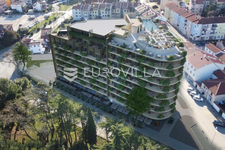 Istra, Umag, Green Tower Residence, trosoban apartman s terasom na 4. katu