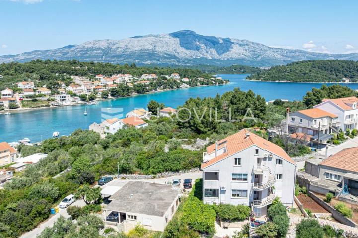 Otok Korčula, Lumbarda, dvoetažni stan površine 127 m², 2 red uz more