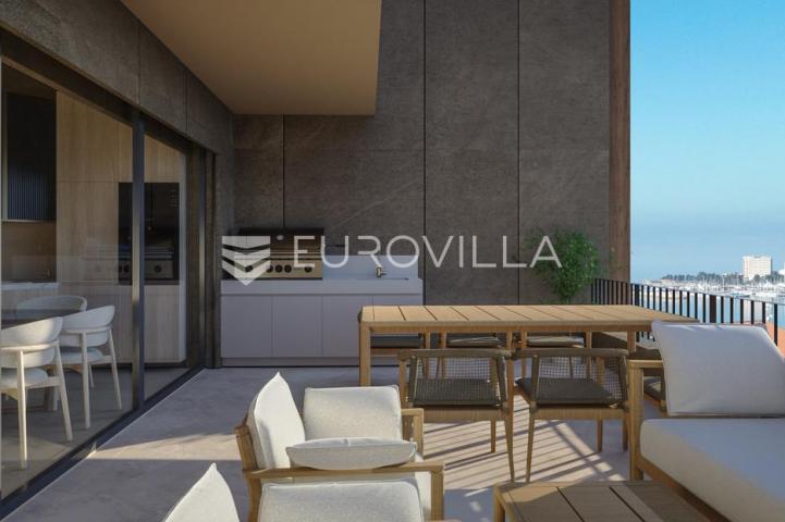 Istra, Umag — Green Tower Residence, moderan jednosoban stan s terasom na 5. katu