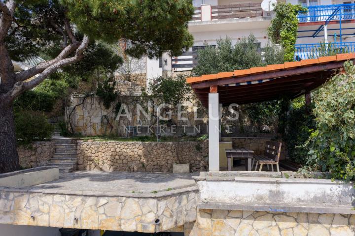 Omiš, Marušići - Kuća uz more s dvije stambene jedinice, 128 m, PRODAJA