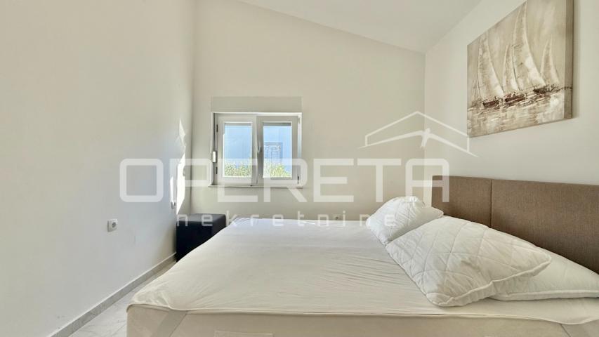 Novalja – trosobni apartman 85 m², 500 m od mora