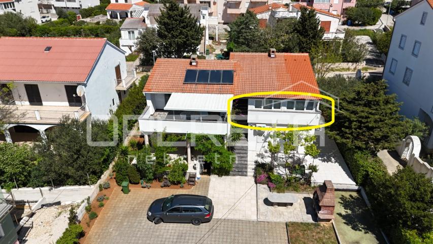 Novalja – trosobni apartman 85 m², 500 m od mora