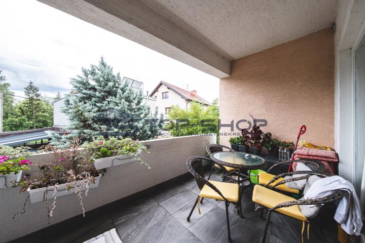 Stenjevec, Komforan četverosoban stan sa parkingom i balkonom, 120m2