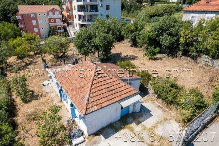 Prestižna investiciona lokacija - Urbanizovano zemljište na Toploj Herceg Novi