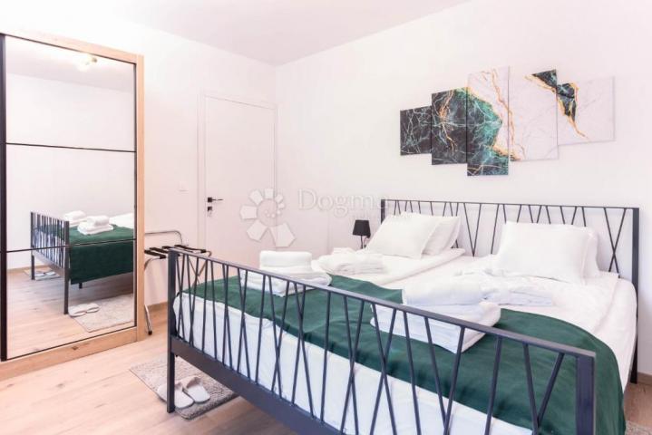 LABIN, OSIGURANA PRIVATNOST-vila okružena prirodom, grijani bazen, sauna i jacuzzi