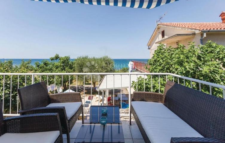 Umag okolica, kamena kuća 2 red mora