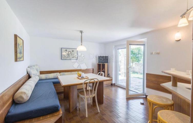 Umag okolica, kamena kuća 2 red mora