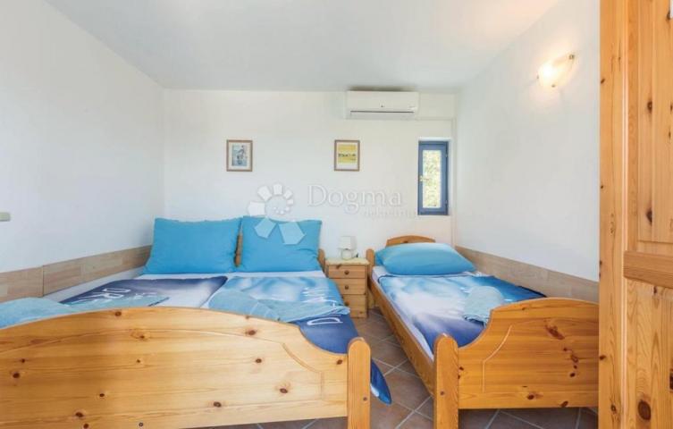 Umag okolica, kamena kuća 2 red mora