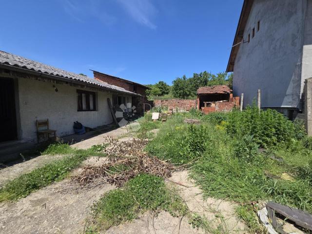 Nova Gradiška – odlična lokacija, kuća za adaptaciju