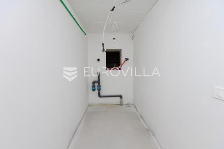 Lovran, Centar, ekskluzivan stan 141 m² s bazenom i pogledom na more