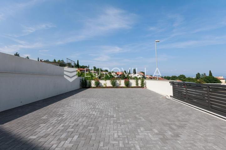 Lovran, Centar, ekskluzivna vila s bazenom i panoramskim pogledom na more