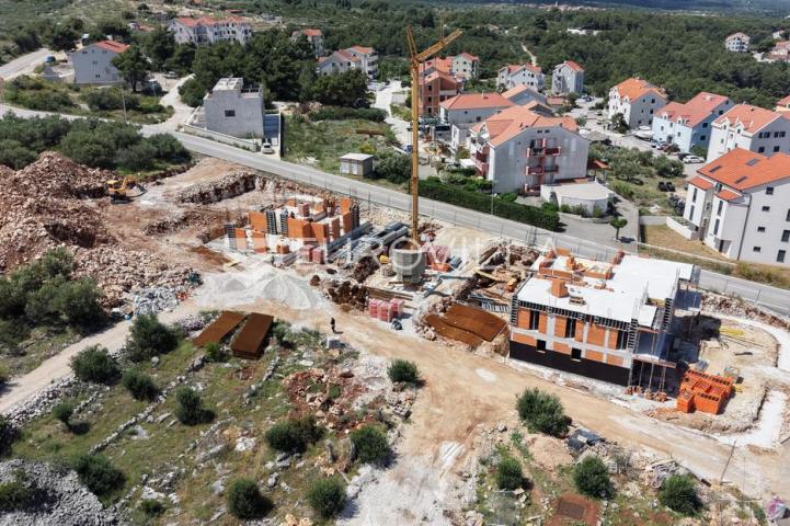 Brač, Supetar, dvosoban stan na prvom katu s pogledom na more